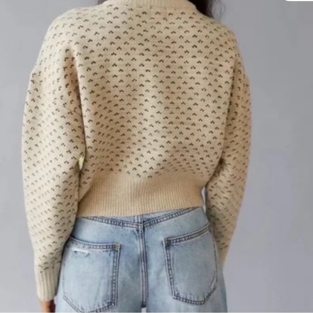 Urban Outfitters BDG Beige and Lime Patterned V-Neck Sweater - Picture 2 of 8